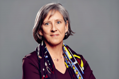 曲逃最先辈模子；同时